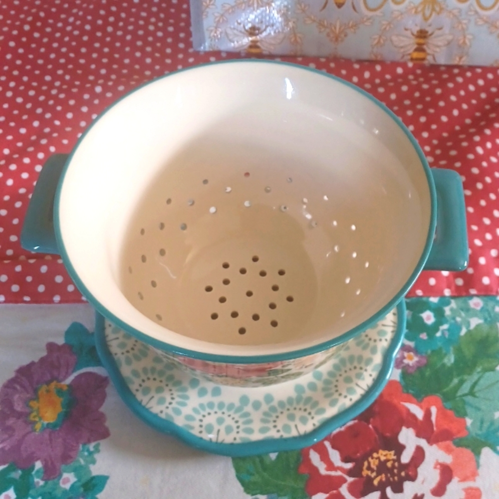 Pioneer woman vintage floral berry bowl - Picture 2 of 2